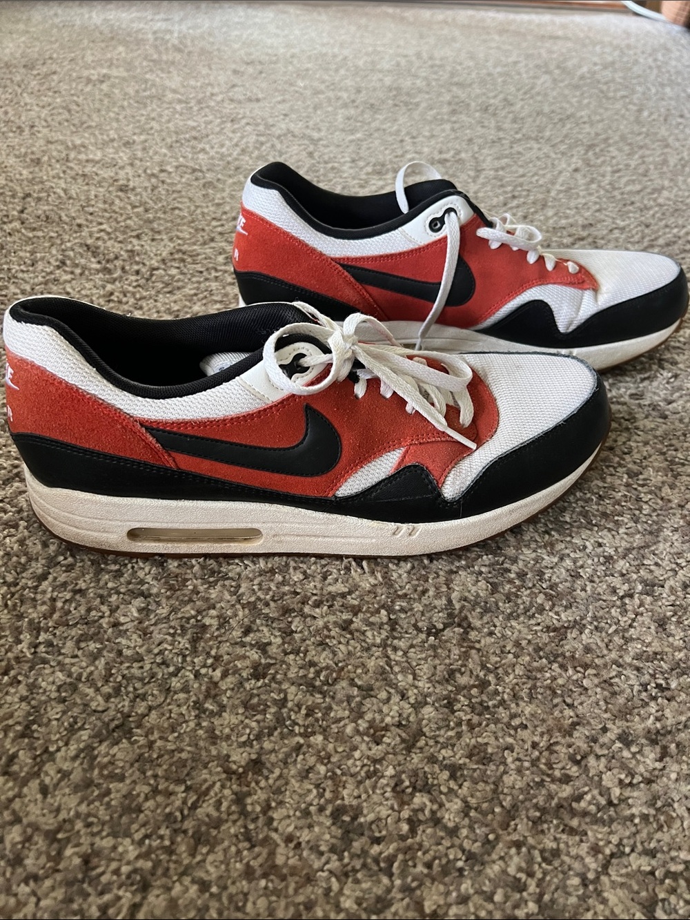 Nike Men’s Red, Black & White Low-Top Sneakers Air Max
